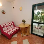 Apartment Apartments By The Sea Zaostrog, Makarska - 2663