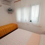Apartment Apartments By The Sea Zaostrog, Makarska - 2663